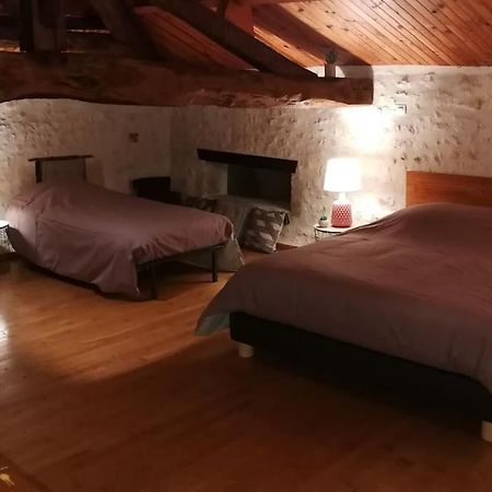 Maison Charentaise A La Campagne Becheresse Εξωτερικό φωτογραφία