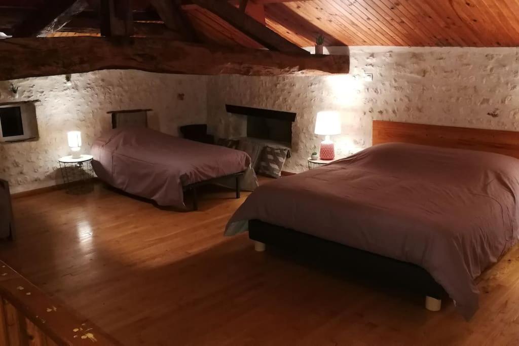 Maison Charentaise A La Campagne Becheresse Εξωτερικό φωτογραφία