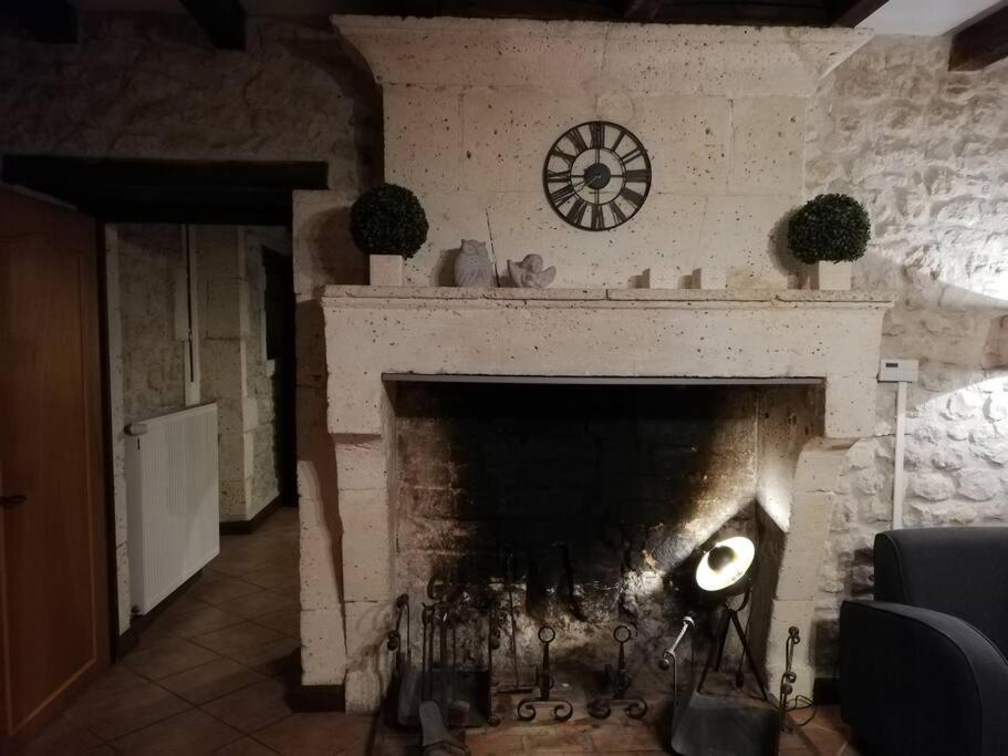 Maison Charentaise A La Campagne Becheresse Εξωτερικό φωτογραφία