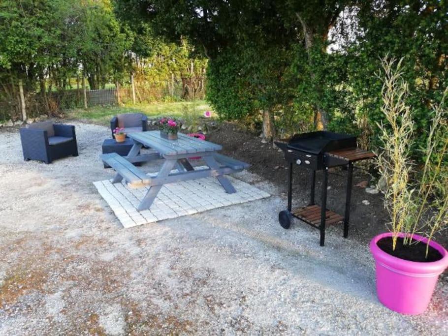 Maison Charentaise A La Campagne Becheresse Εξωτερικό φωτογραφία