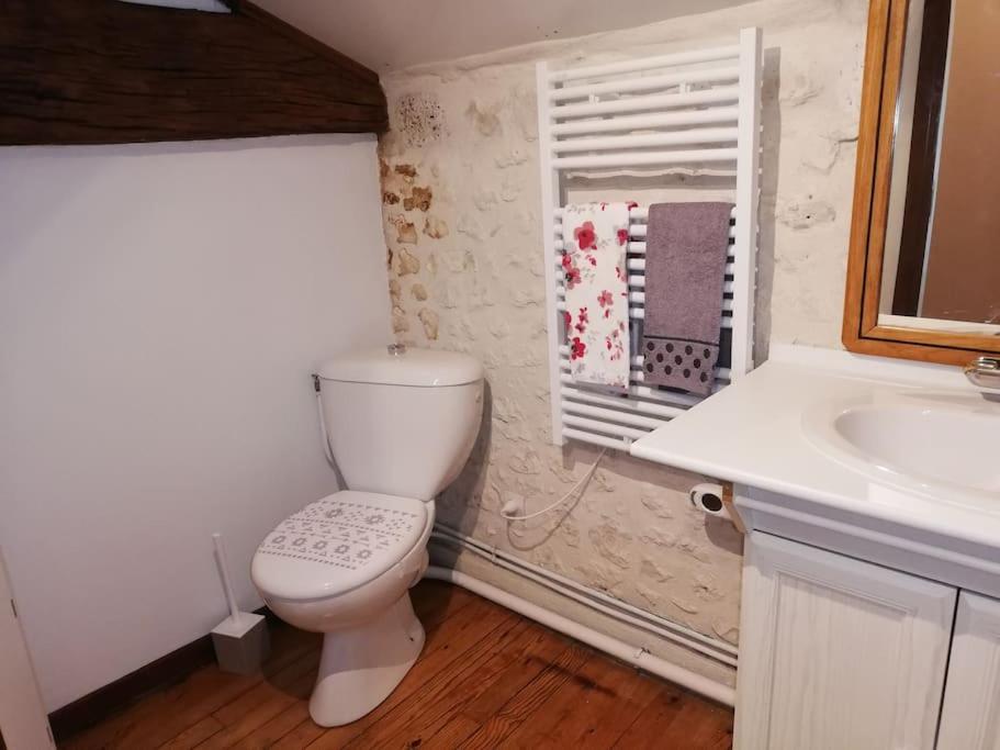 Maison Charentaise A La Campagne Becheresse Εξωτερικό φωτογραφία