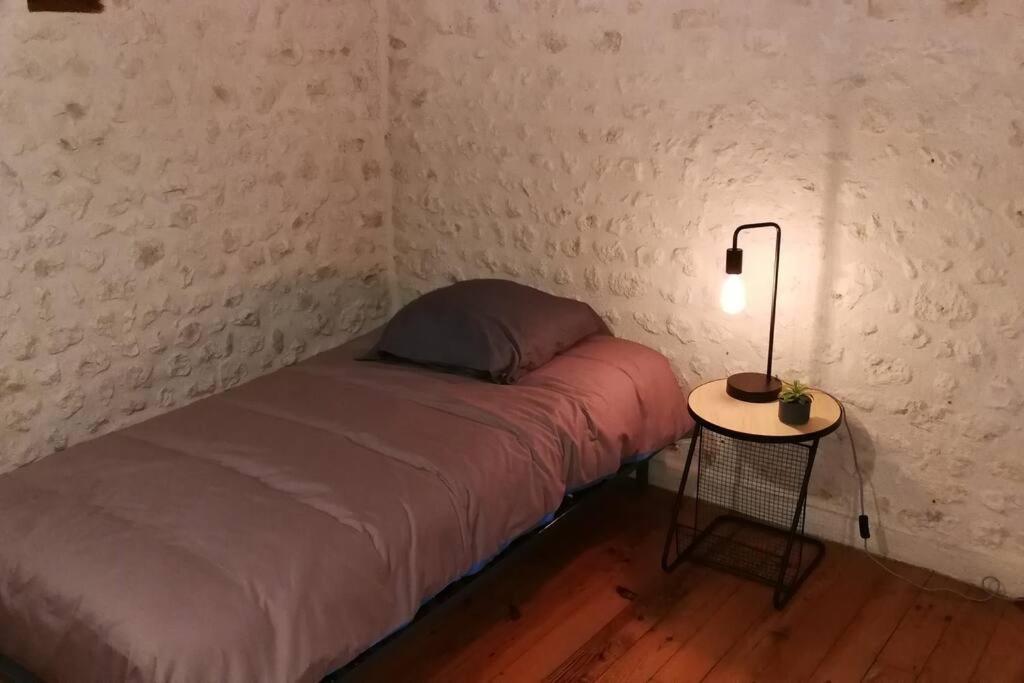 Maison Charentaise A La Campagne Becheresse Εξωτερικό φωτογραφία
